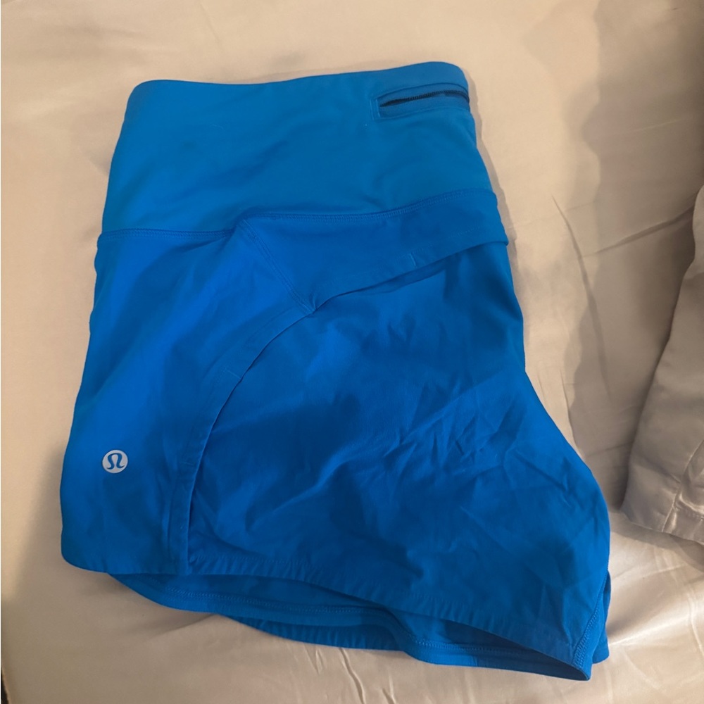 lululemon Women's speed up shorts size 8, low rise 6 inch seam